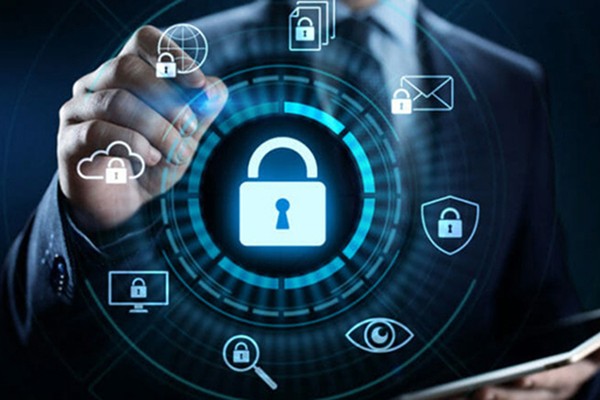 Hình ảnh minh họa hệ thống bảo mật máy chủ mạnh mẽ của MCW77 với tường lửa và các lớp bảo vệ